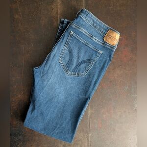 Hollister Low-Rise Boot Jeans
